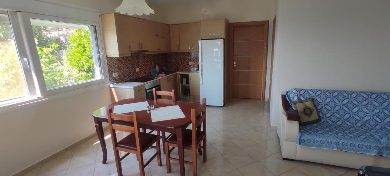 Lucas Apartments Himare Room photo
