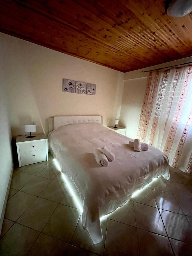 Lucas Apartments Himare Exterior photo