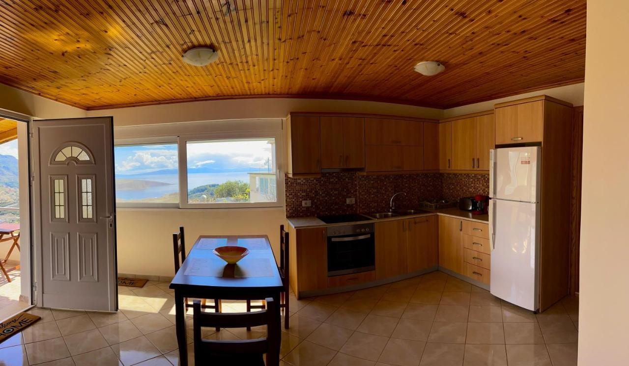 Lucas Apartments Himare Exterior photo
