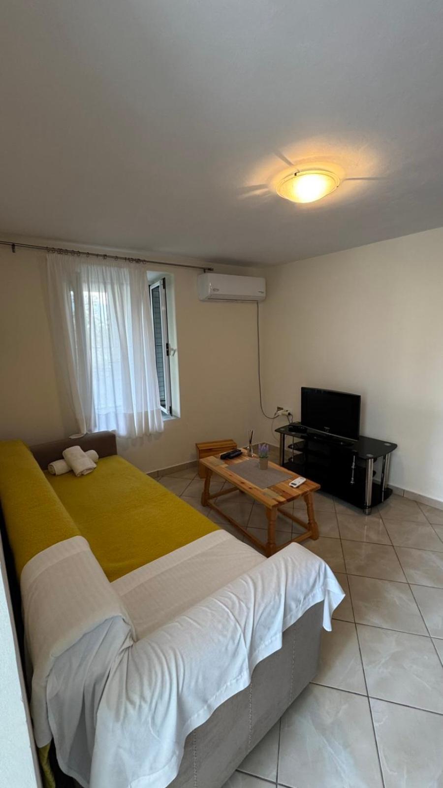 Lucas Apartments Himare Room photo