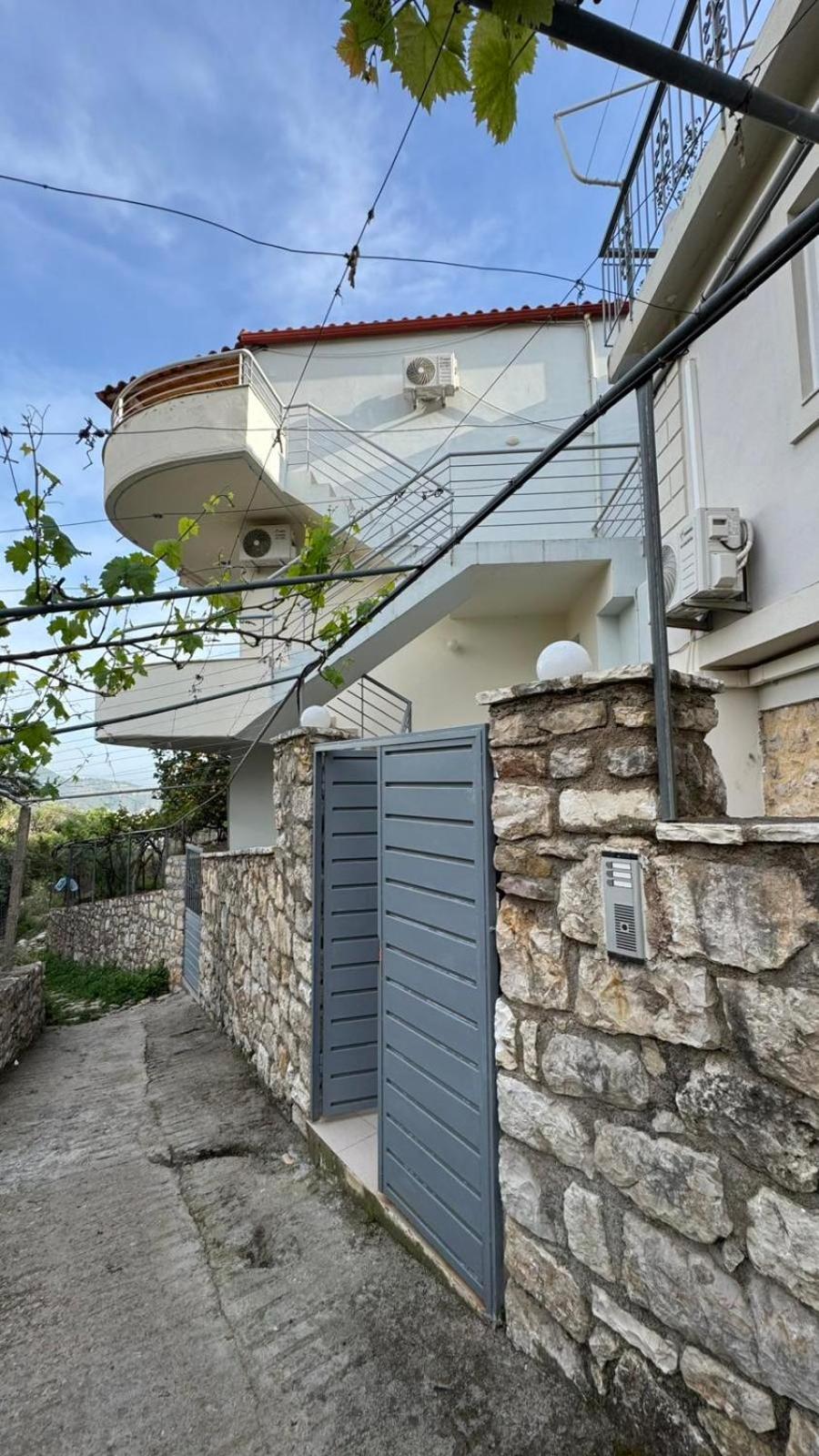 Lucas Apartments Himare Exterior photo